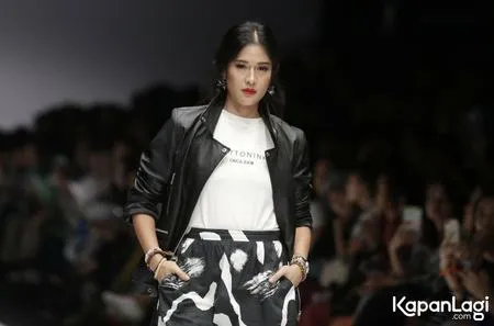 Foto Dian Sastrowardoyo