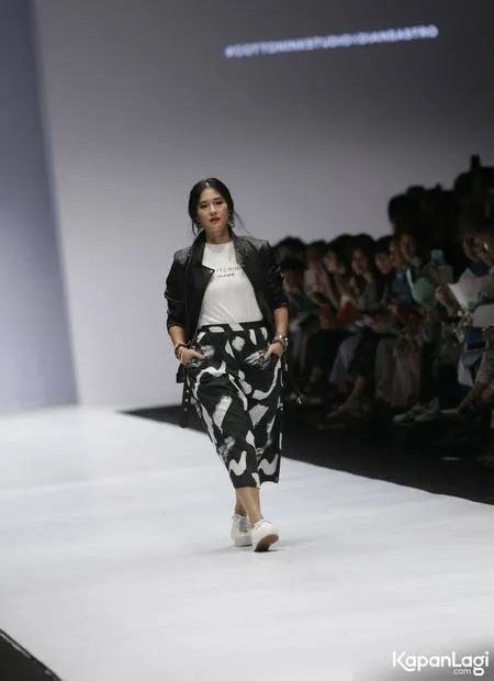 Foto Dian Sastrowardoyo