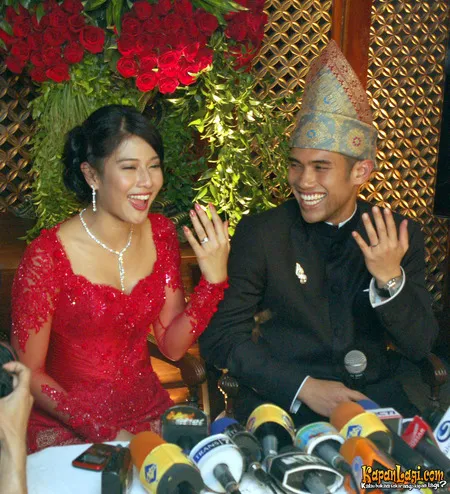 Foto Dian Sastrowardoyo