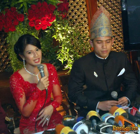 Foto Dian Sastrowardoyo