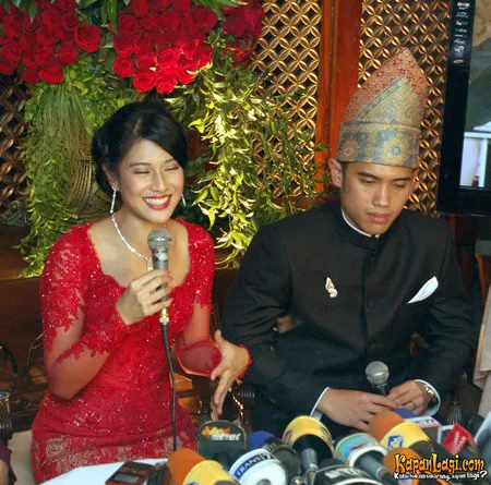 Foto Dian Sastrowardoyo