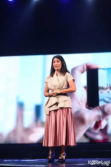 Foto Dian Sastrowardoyo