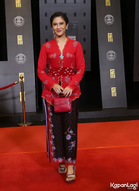 Foto Dian Sastrowardoyo