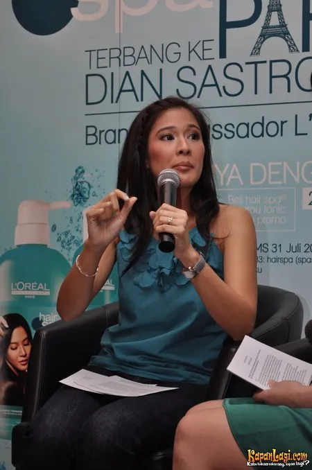 Foto Dian Sastrowardoyo