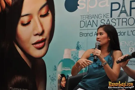 Foto Dian Sastrowardoyo