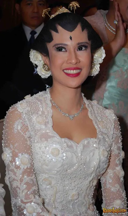 Foto Dian Sastrowardoyo