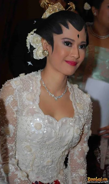 Foto Dian Sastrowardoyo