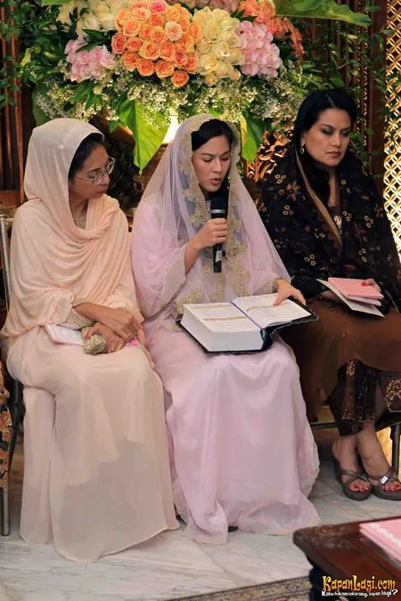 Foto Dian Sastrowardoyo