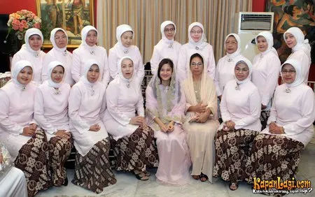 Foto Dian Sastrowardoyo