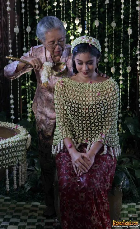 Foto Dian Sastrowardoyo