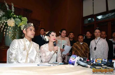 Foto Dian Sastrowardoyo