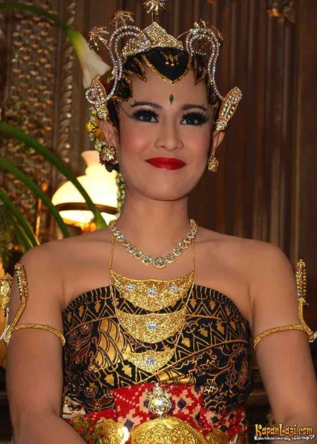 Foto Dian Sastrowardoyo