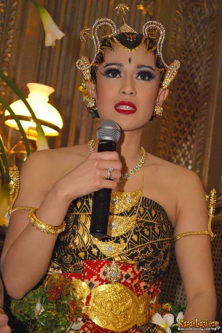 Foto Dian Sastrowardoyo