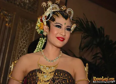 Foto Dian Sastrowardoyo