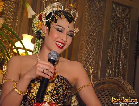 Foto Dian Sastrowardoyo