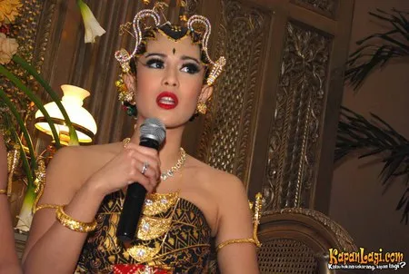 Foto Dian Sastrowardoyo