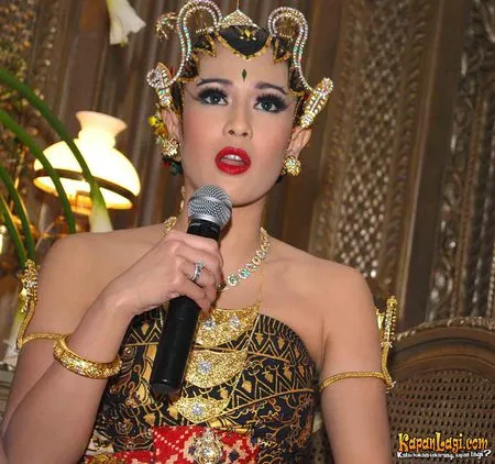 Foto Dian Sastrowardoyo