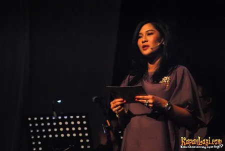 Foto Dian Sastrowardoyo