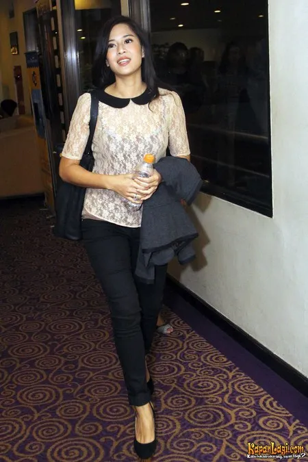 Foto Dian Sastrowardoyo