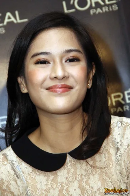 Foto Dian Sastrowardoyo