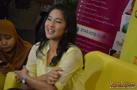 Foto Dian Sastrowardoyo