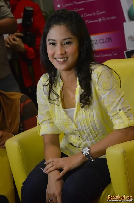 Foto Dian Sastrowardoyo