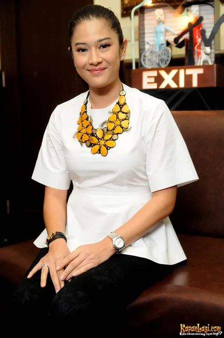 Foto Dian Sastrowardoyo