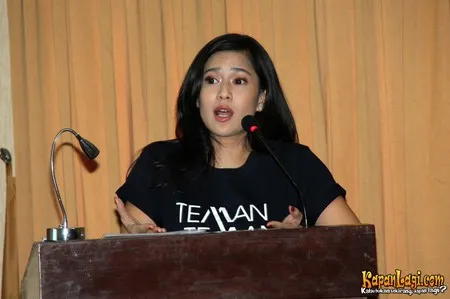 Foto Dian Sastrowardoyo