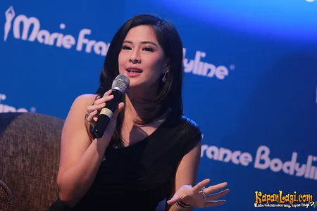 Foto Dian Sastrowardoyo