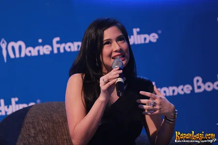 Foto Dian Sastrowardoyo