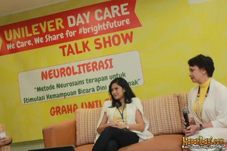 Foto Dian Sastrowardoyo