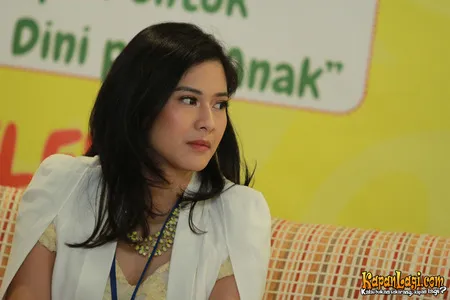 Foto Dian Sastrowardoyo