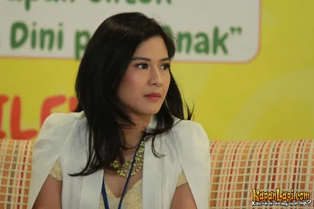 Foto Dian Sastrowardoyo