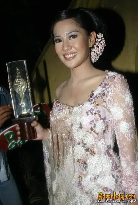 Foto Dian Sastrowardoyo