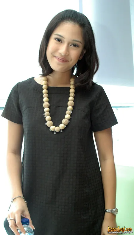 Foto Dian Sastrowardoyo