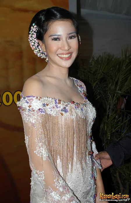 Foto Dian Sastrowardoyo