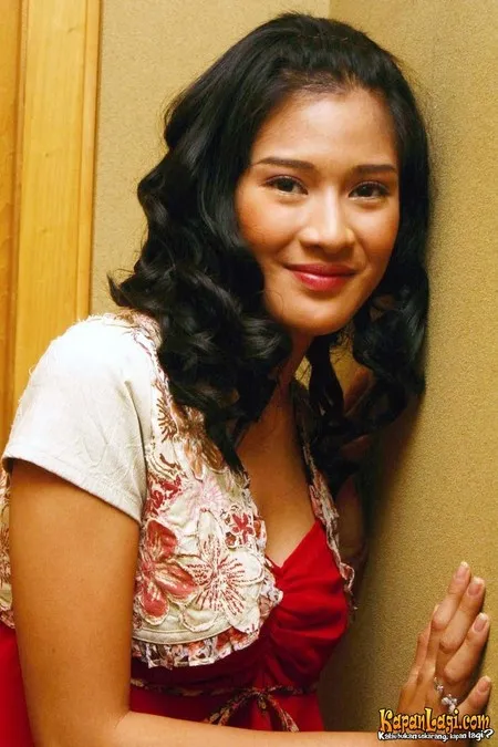 Foto Dian Sastrowardoyo
