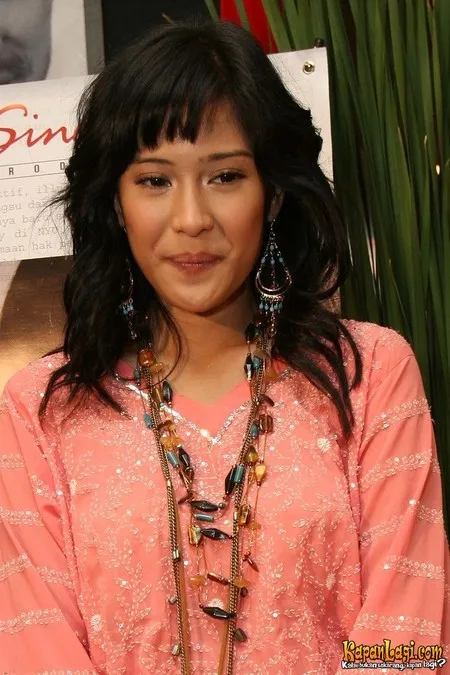 Foto Dian Sastrowardoyo