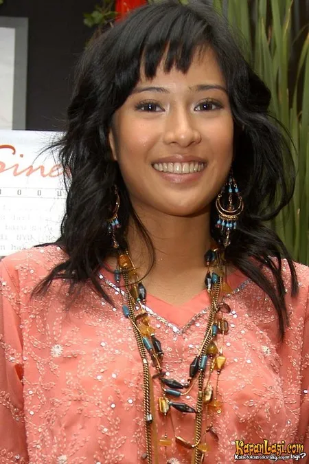 Foto Dian Sastrowardoyo