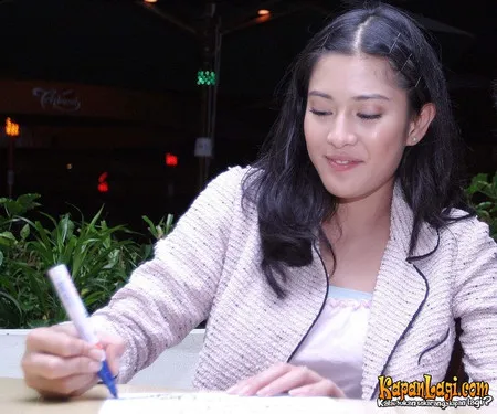 Foto Dian Sastrowardoyo