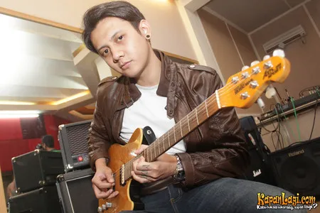 Foto Dika Eighteen Plus Band