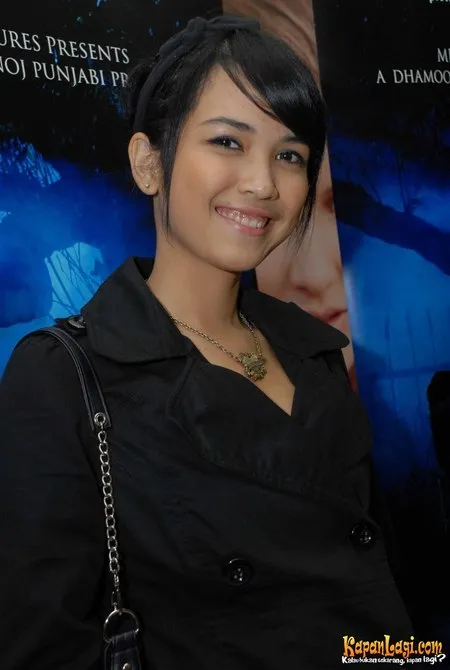 Foto Dinda Kanyadewi