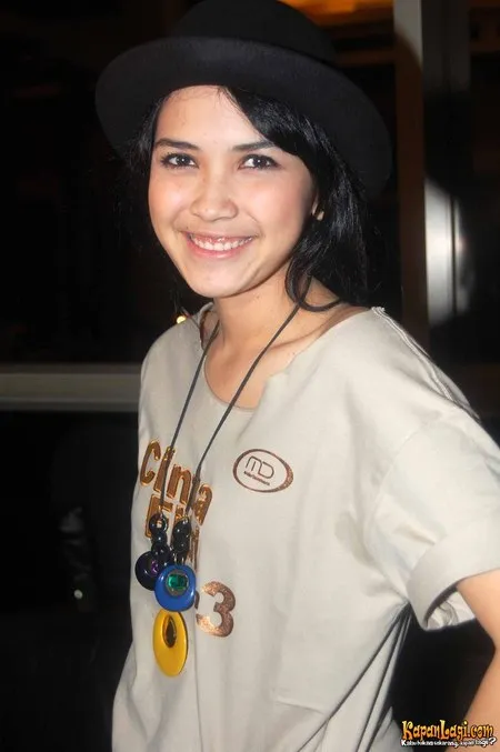 Foto Dinda Kanyadewi