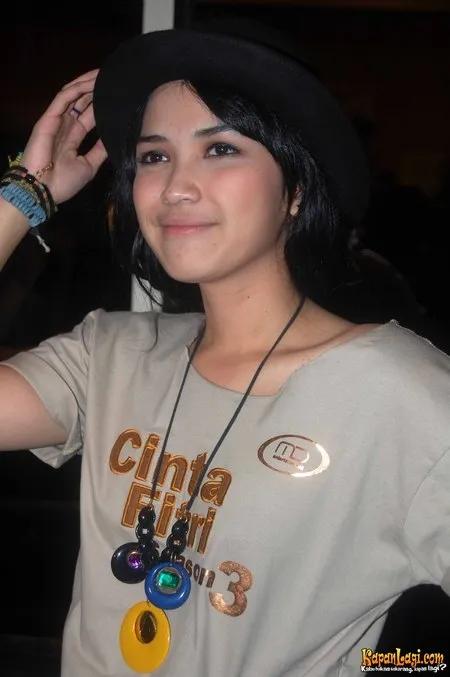 Foto Dinda Kanyadewi