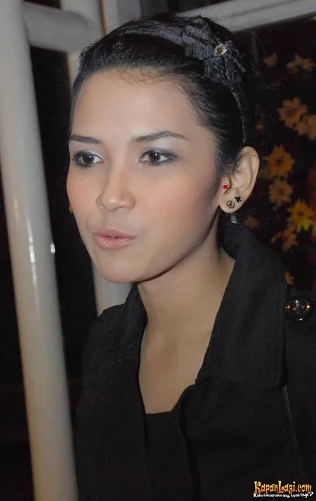 Foto Dinda Kanyadewi