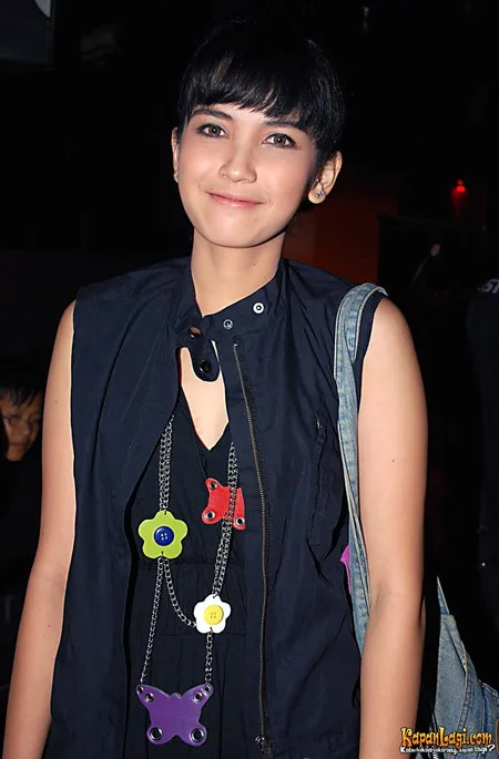 Foto Dinda Kanyadewi