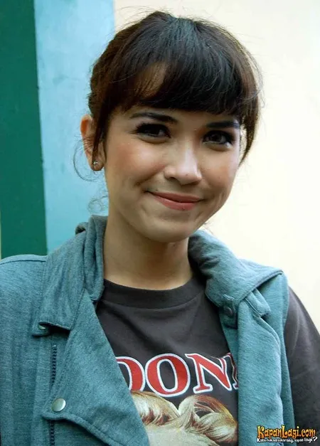 Foto Dinda Kanyadewi