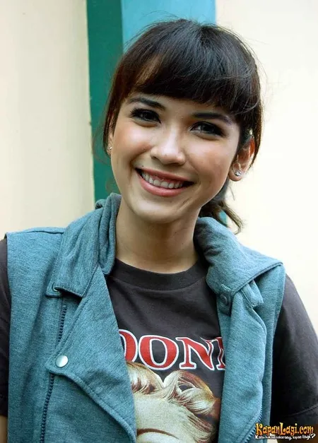 Foto Dinda Kanyadewi