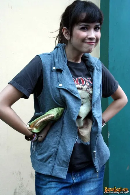 Foto Dinda Kanyadewi