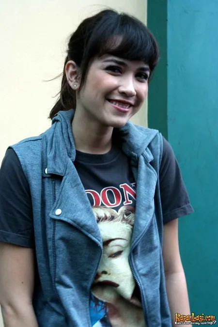 Foto Dinda Kanyadewi